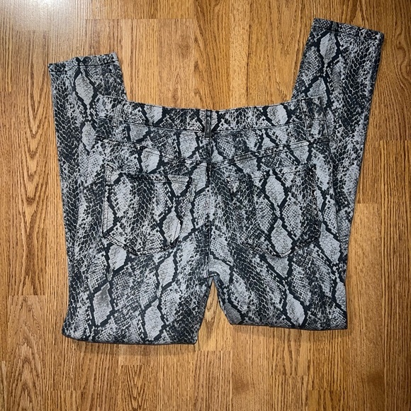 Express Snake Jeans - Picture 5 of 6